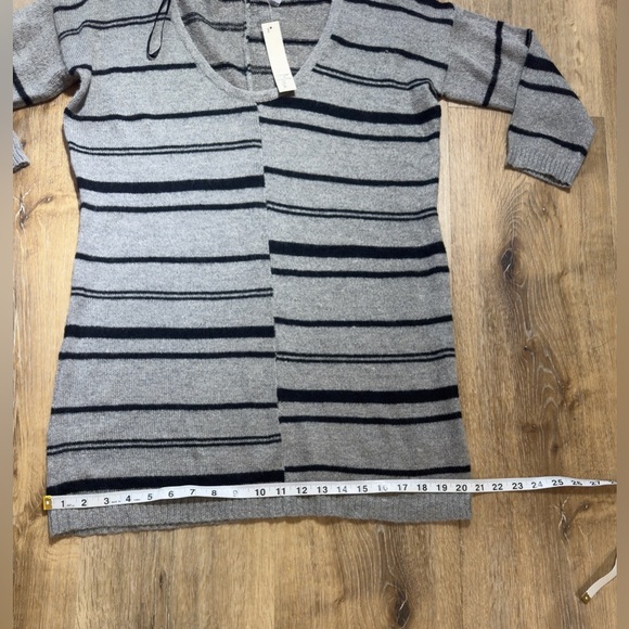 Missä Gray and Black Striped Sweater 🖤🩶 - Picture 4 of 8